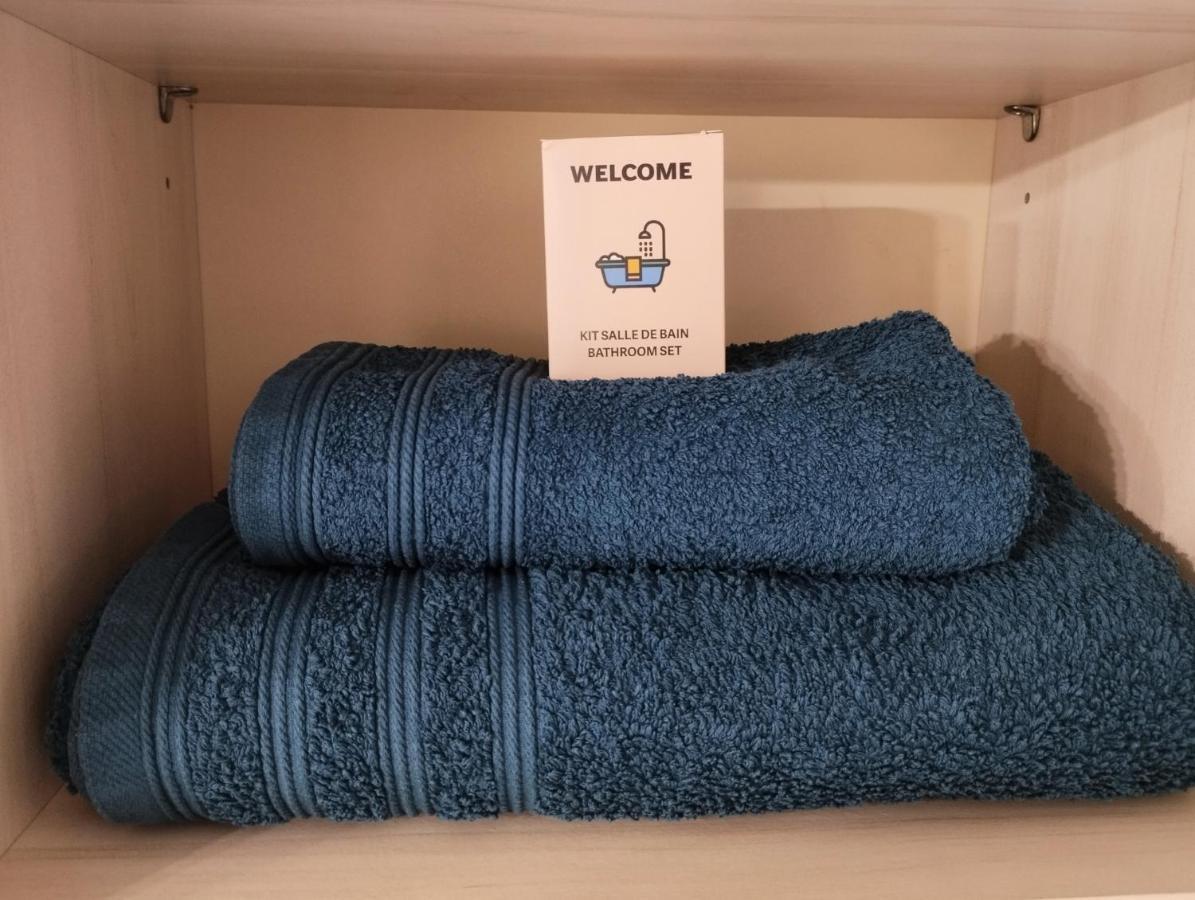Le Manet - Appartement Proche Centre Ville - Parking Gratuit บอนน์วิลล์ ภายนอก รูปภาพ